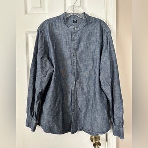 Uniqlo chambray button down shirt